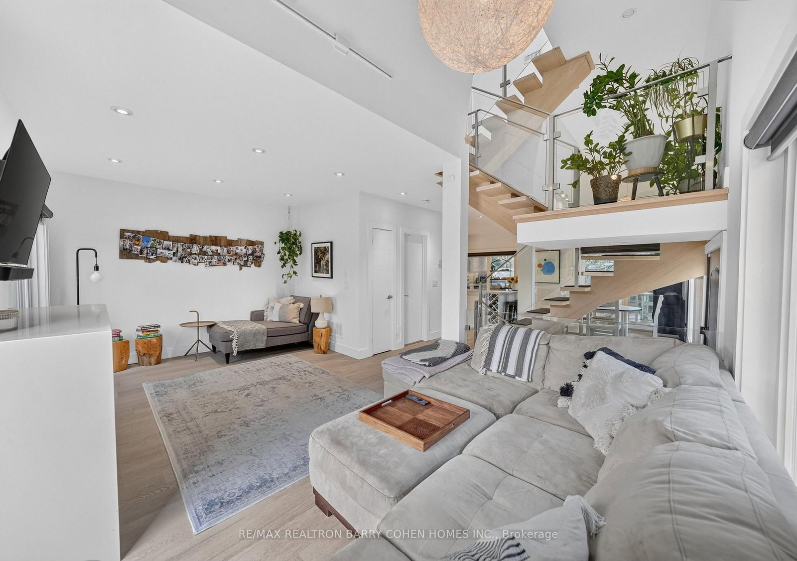120 Hope Street • Toronto, ON photo 4