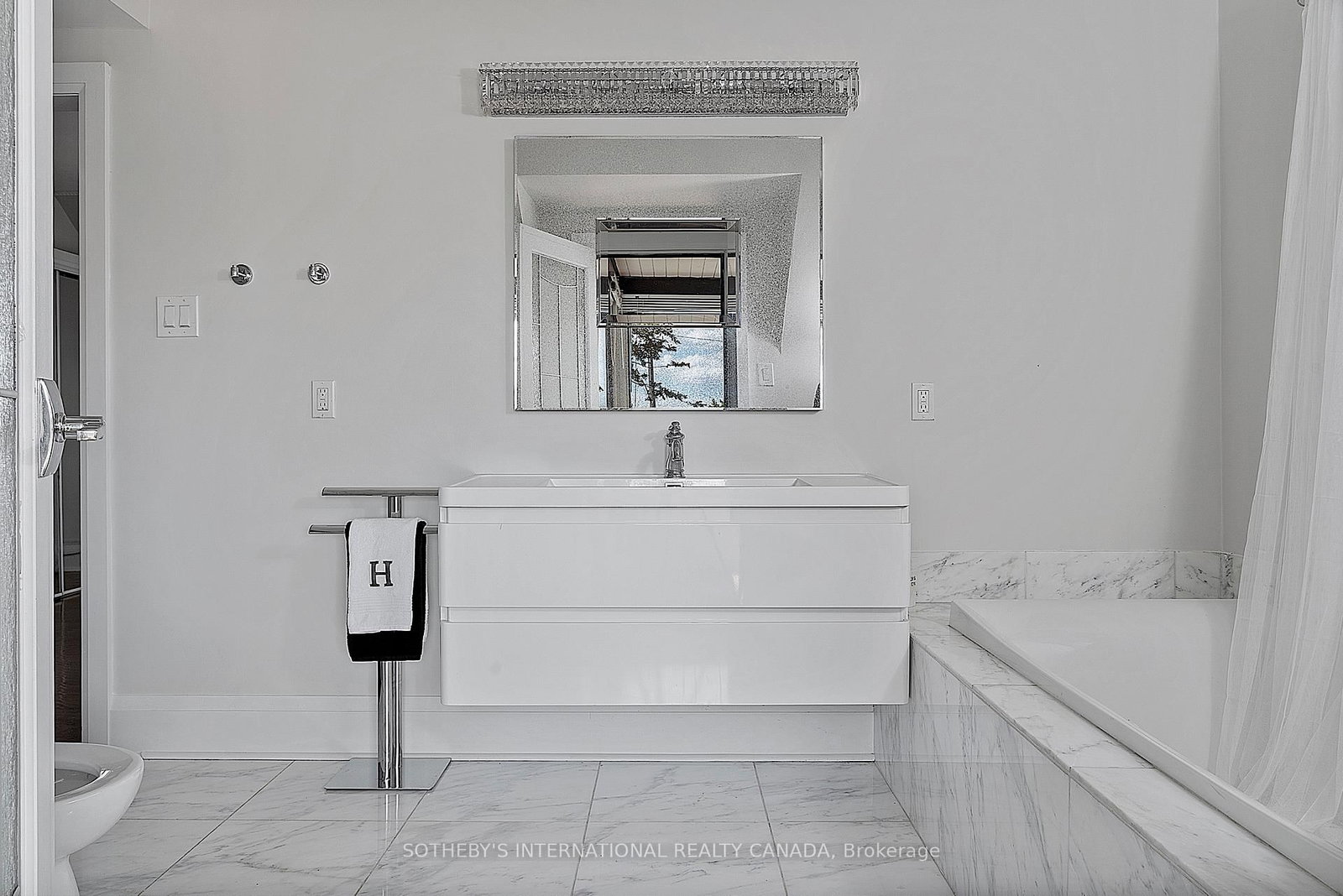 4009 Bloor Street W • Toronto, ON photo 31