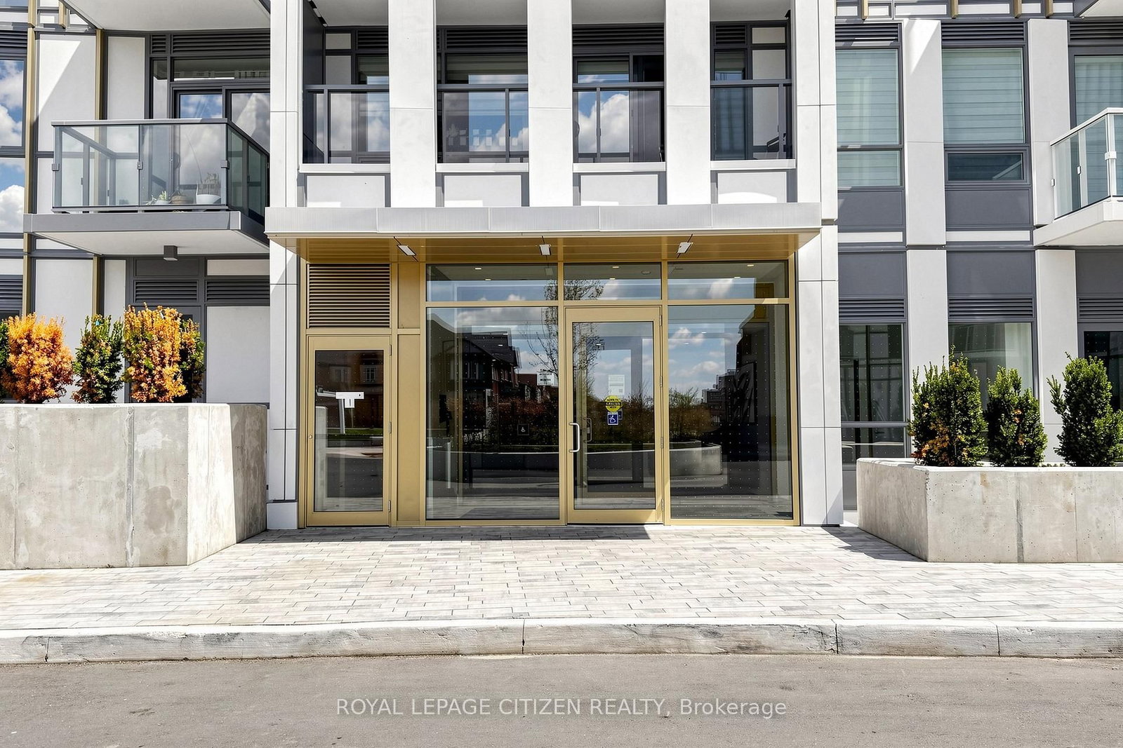 1005 Dundas Street E • #246 • Oakville, ON photo 2