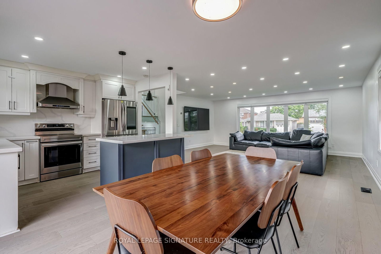 68 Stapleton Drive • Toronto, ON photo 11