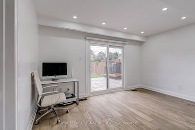 68 Stapleton Drive • Toronto, ON photo 5