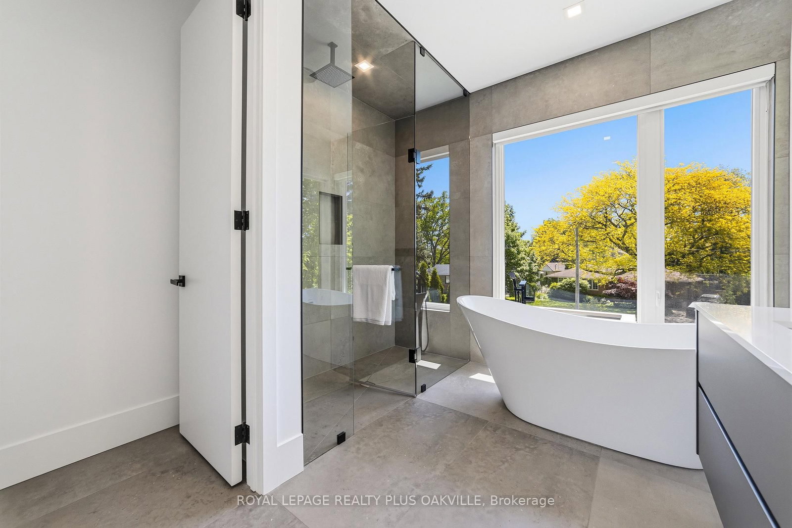 1189 Tisdale Street • Oakville, ON photo 12
