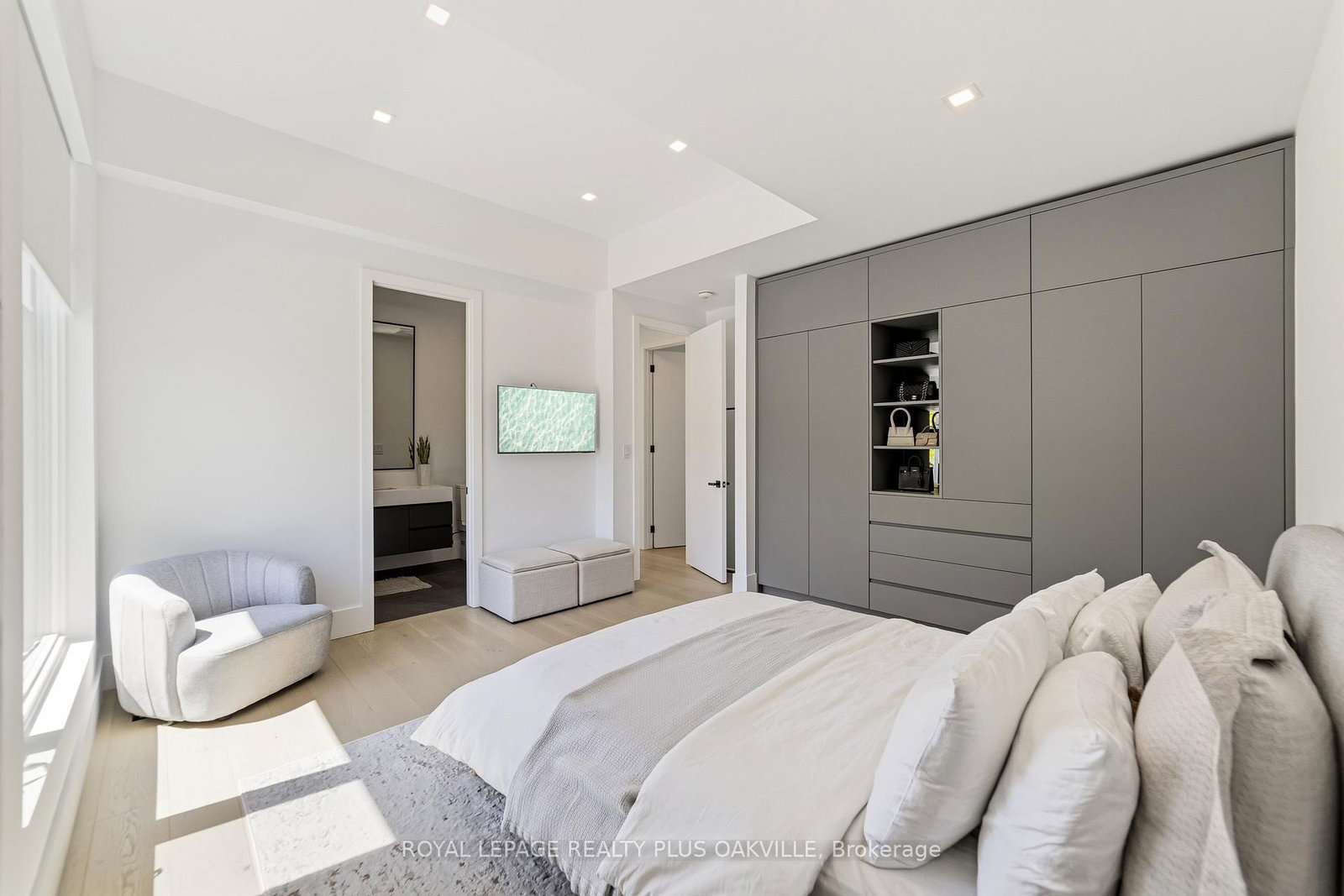 1189 Tisdale Street • Oakville, ON photo 17