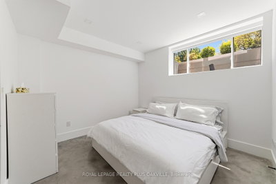 1189 Tisdale Oakville,ON L6L 2S9 — Photo 18