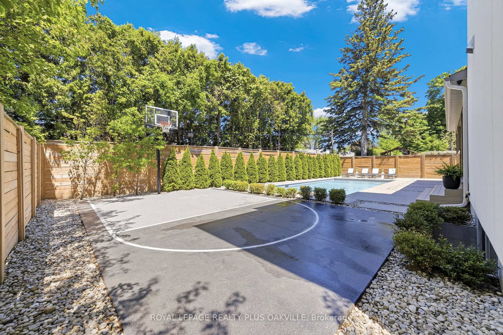 1189 Tisdale Street • Oakville, ON photo 23