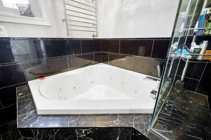 3202 Centennial Drive E • Burlington, ON photo 23