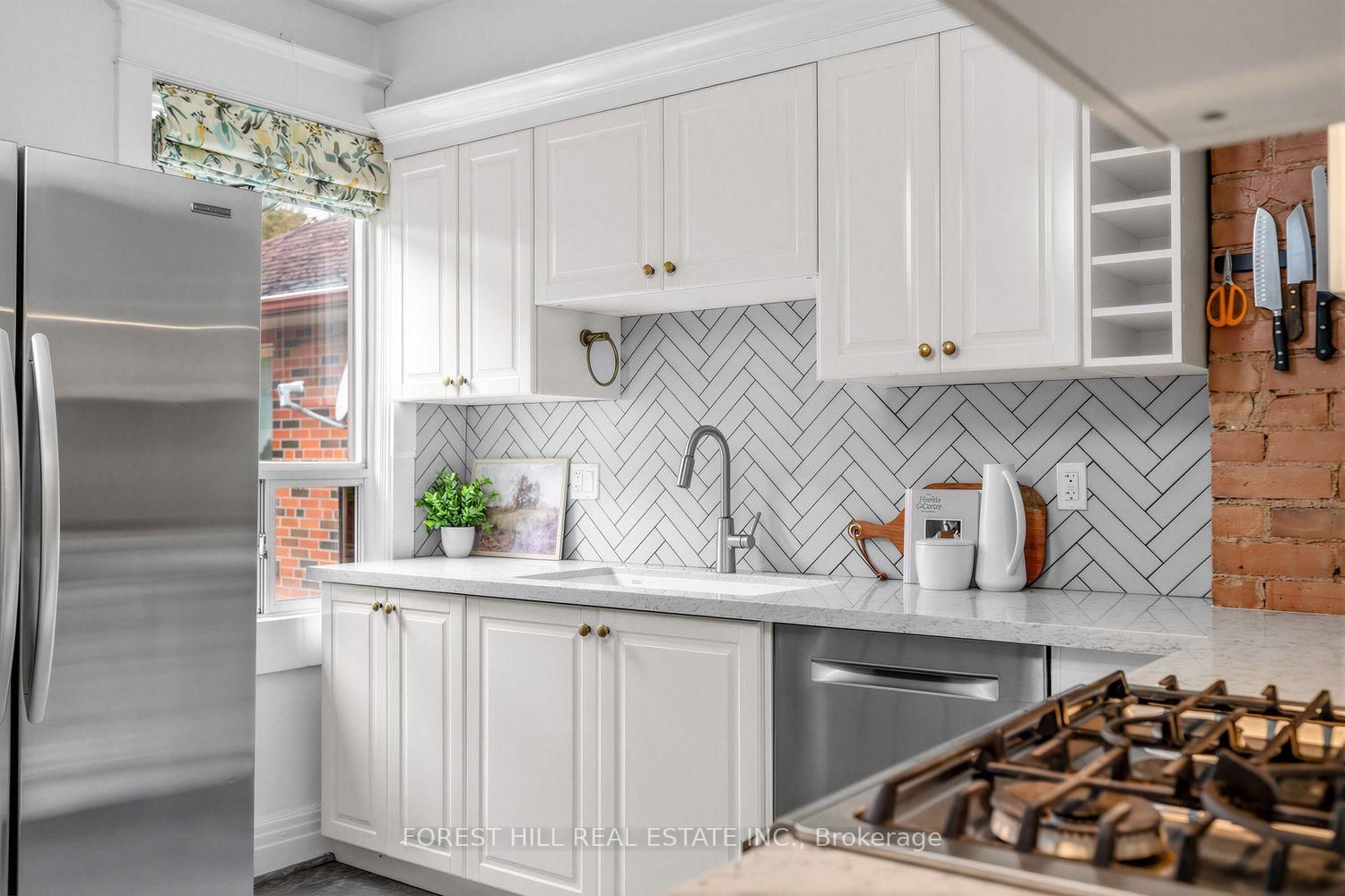 266 Harvie Avenue • Toronto, ON photo 12