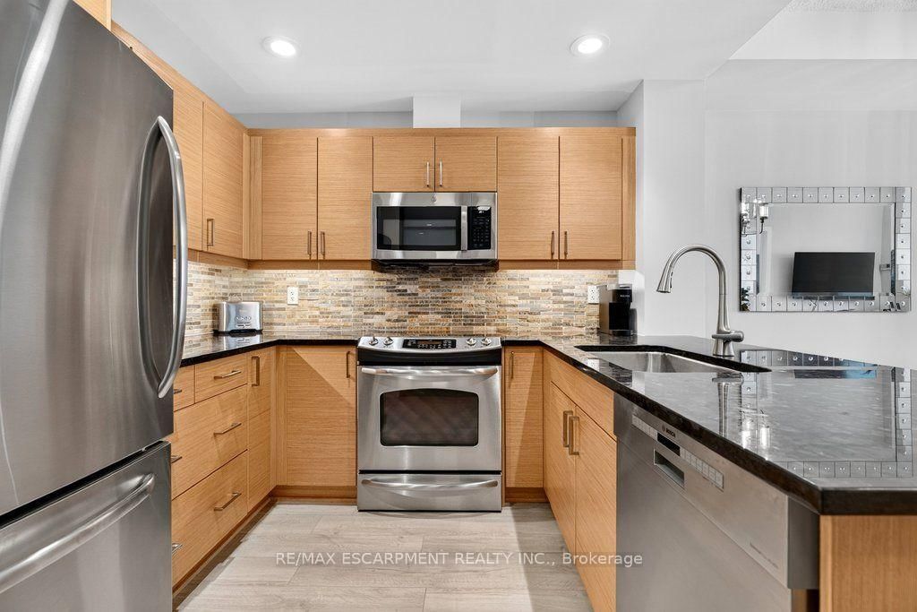 551 Maple Avenue • #612 • Burlington, ON photo 10