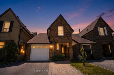 29 Norbrook Crescent • Toronto, ON photo 2