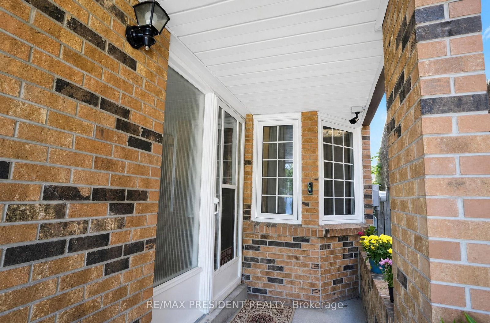29 Norbrook Crescent • Toronto, ON photo 3