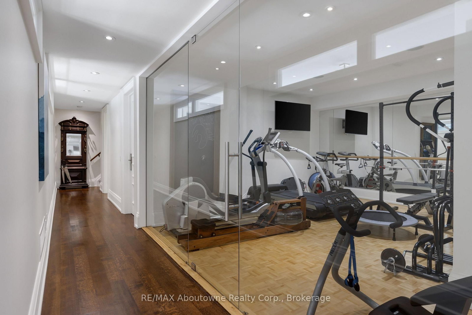 26 Trafalgar Road • Oakville, ON photo 38