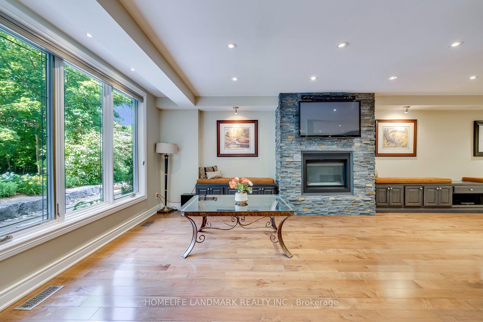 2333 Bennington Gate • Oakville, ON photo 12