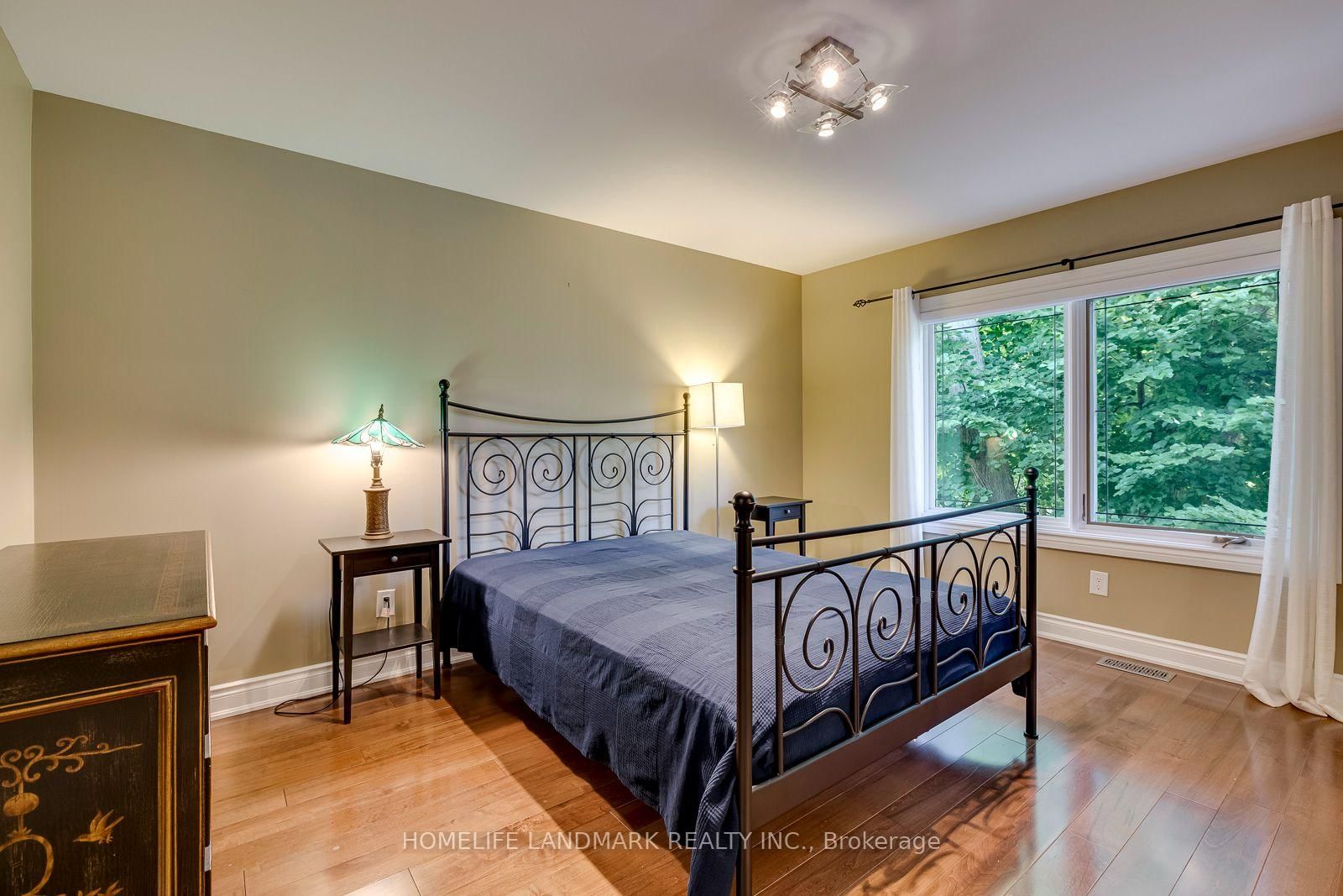 2333 Bennington Gate • Oakville, ON photo 30