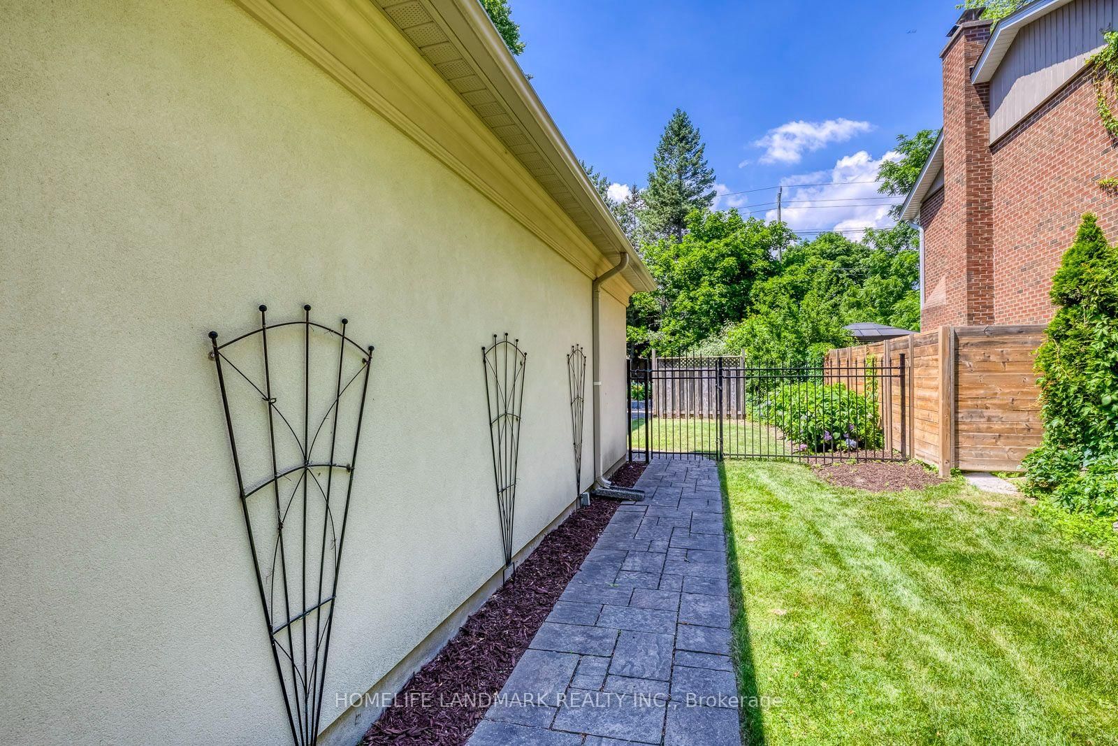 2333 Bennington Gate • Oakville, ON photo 44