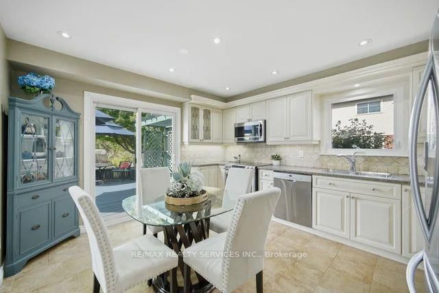 20 Noontide Court • Brampton, ON photo 11