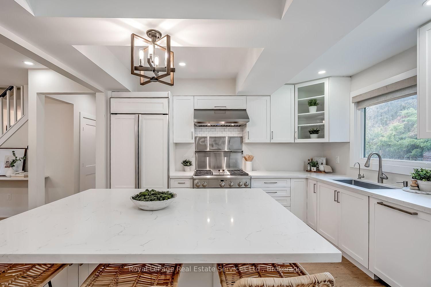 59 Fairwood Place E • Burlington, ON photo 15