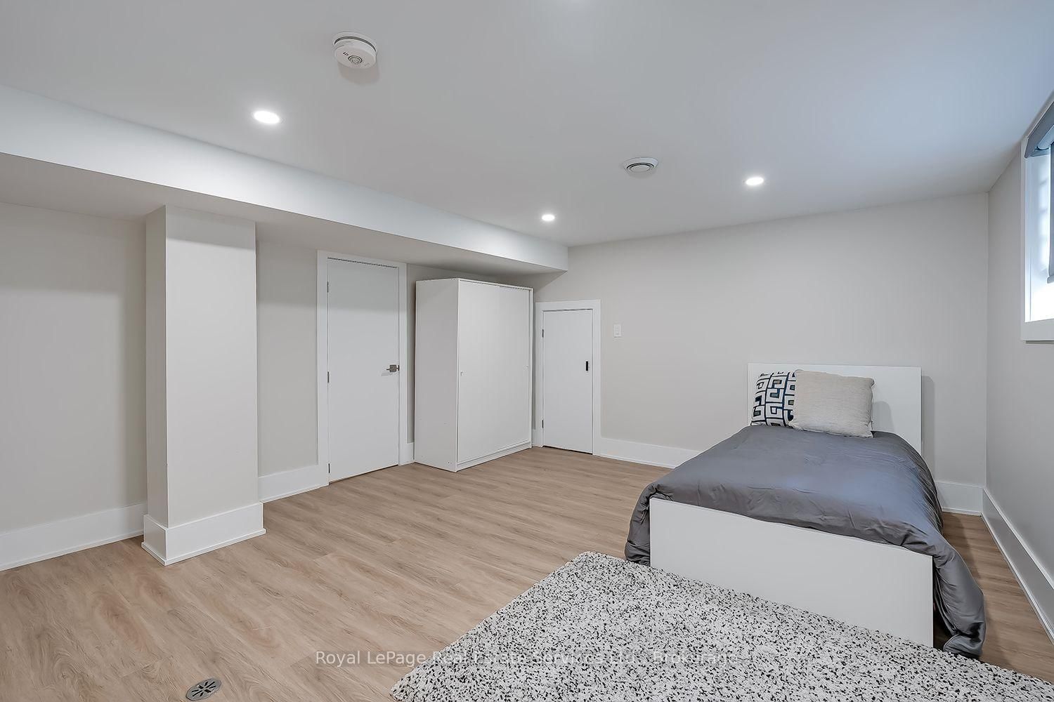 59 Fairwood Place E • Burlington, ON photo 34