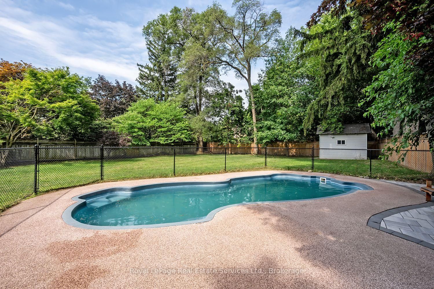 59 Fairwood Place E • Burlington, ON photo 39