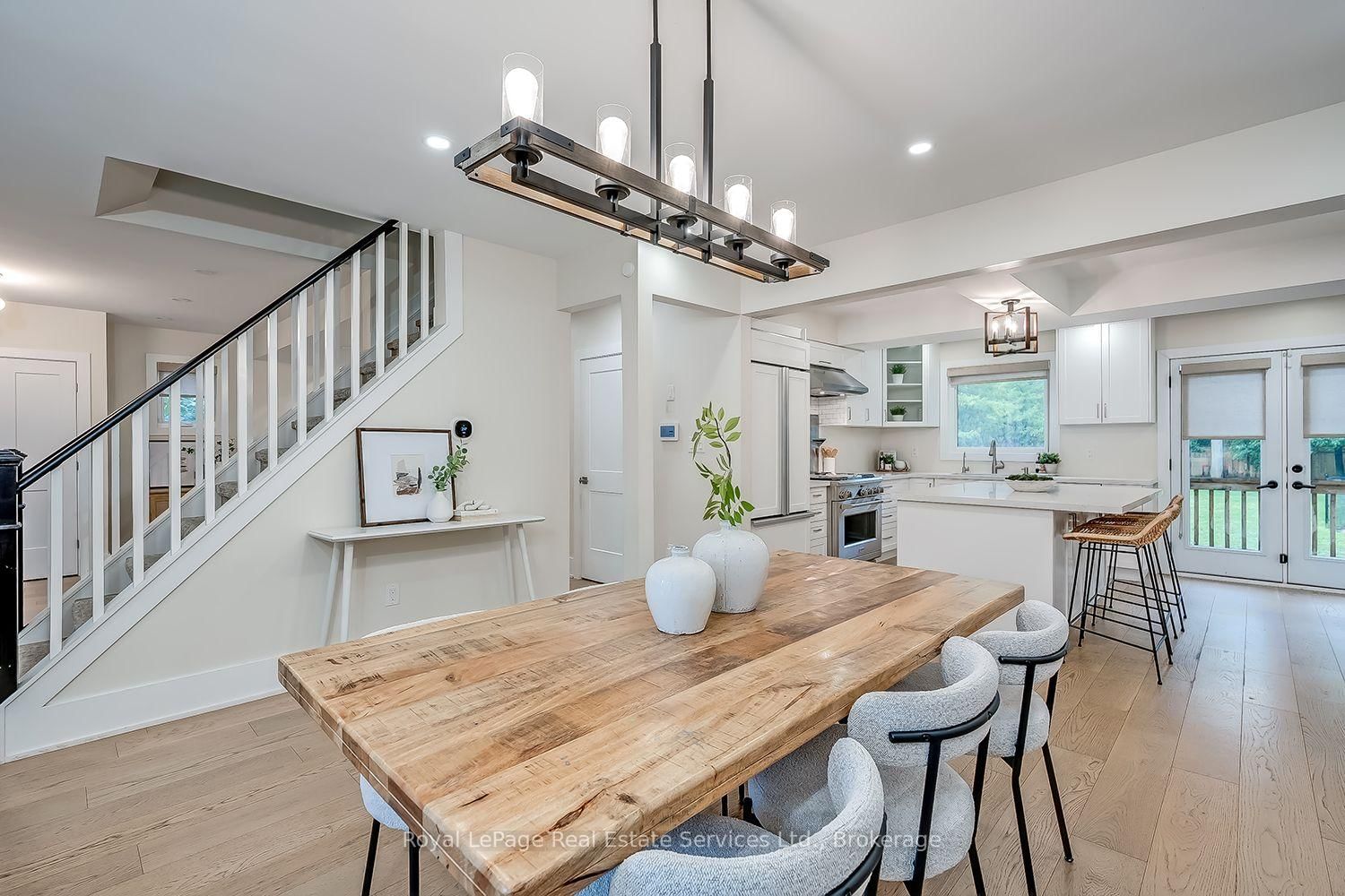 59 Fairwood Place E • Burlington, ON photo 9