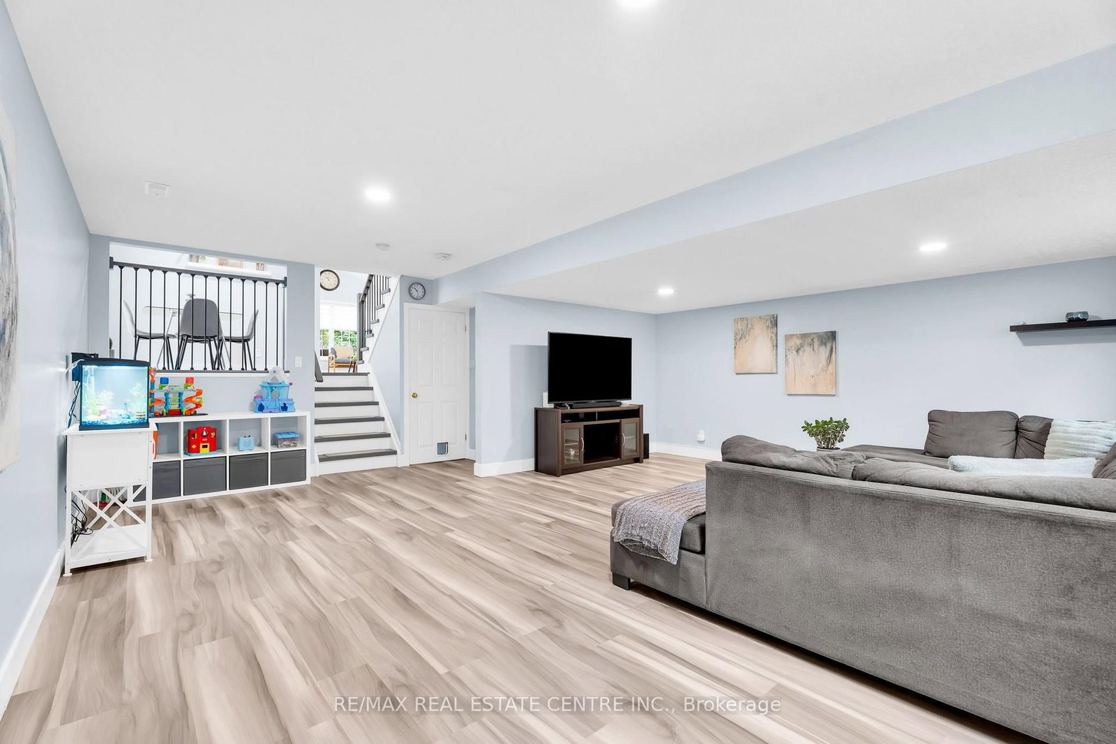 99 Glengarry Road • Orangeville, ON photo 14