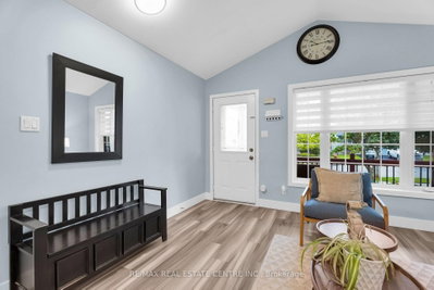 99 Glengarry Road • Orangeville, ON photo 2