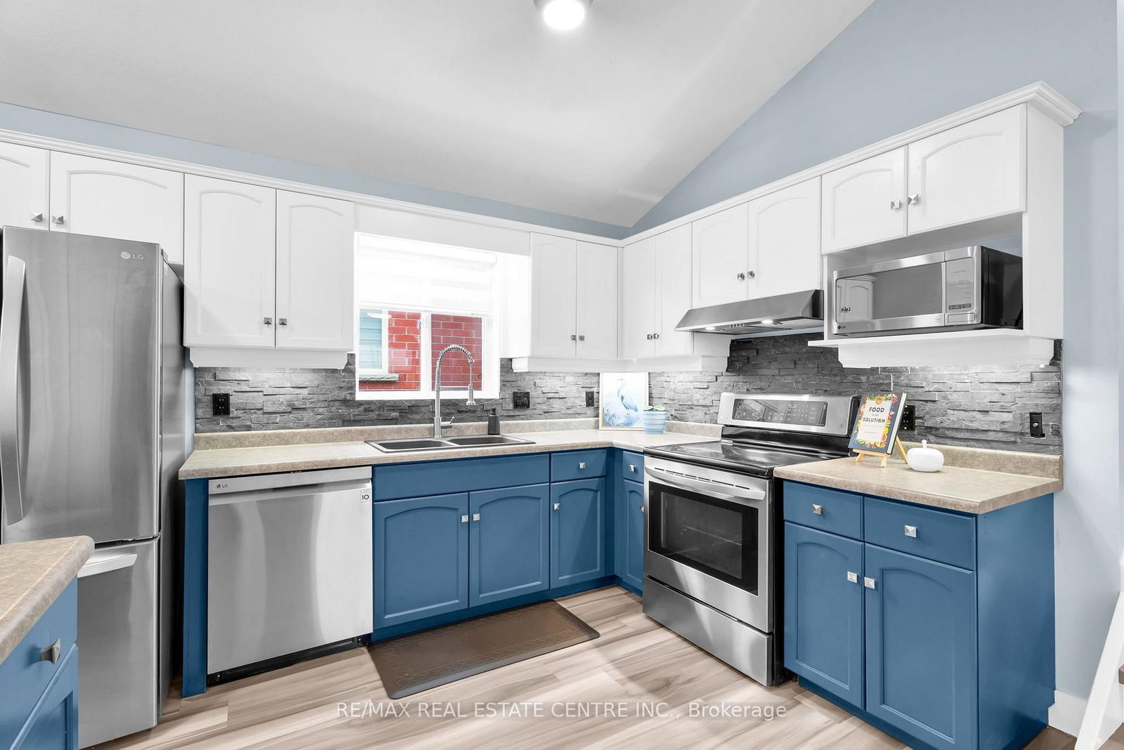 99 Glengarry Road • Orangeville, ON photo 9