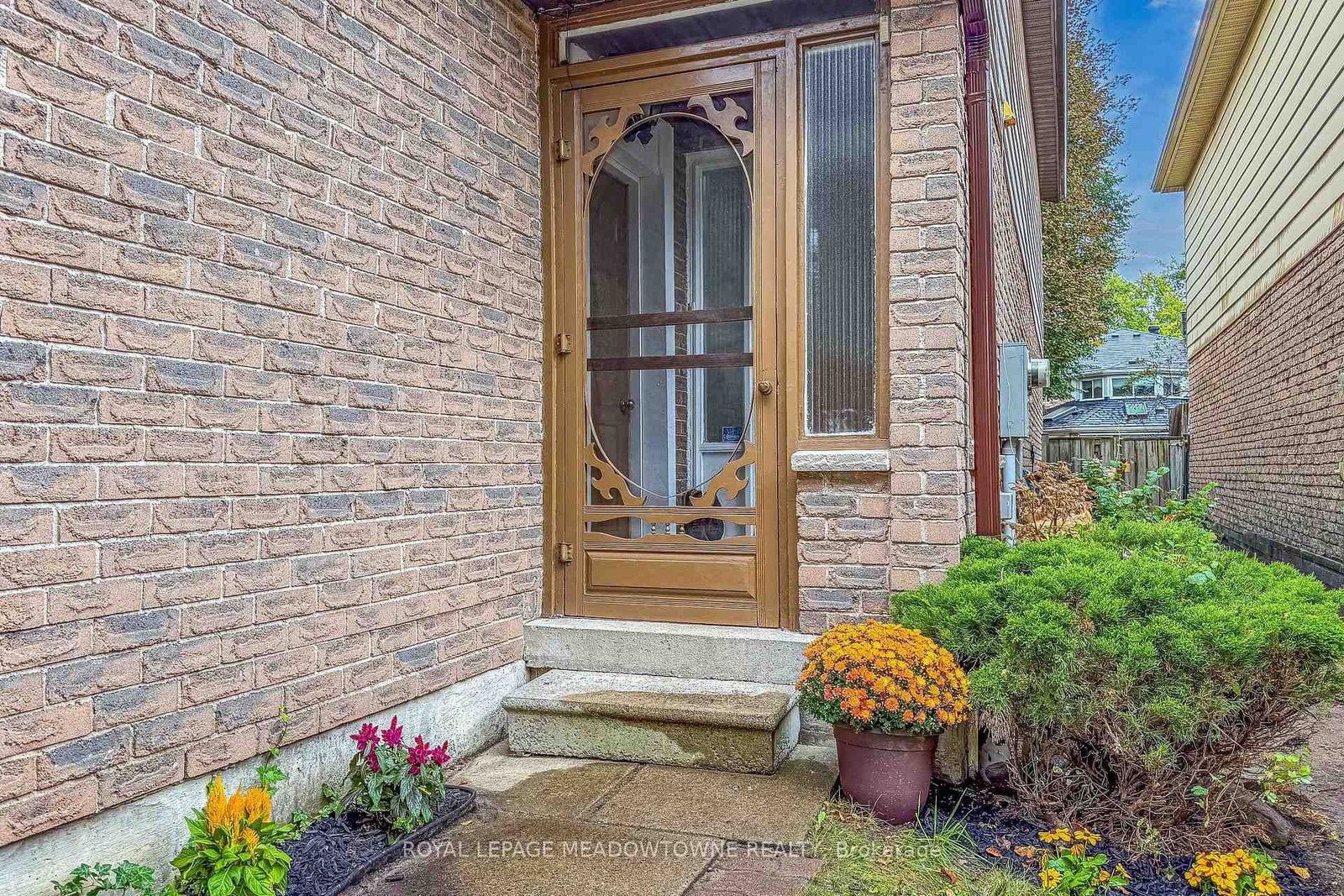 3089 Plum Tree Crescent • Mississauga, ON photo 4