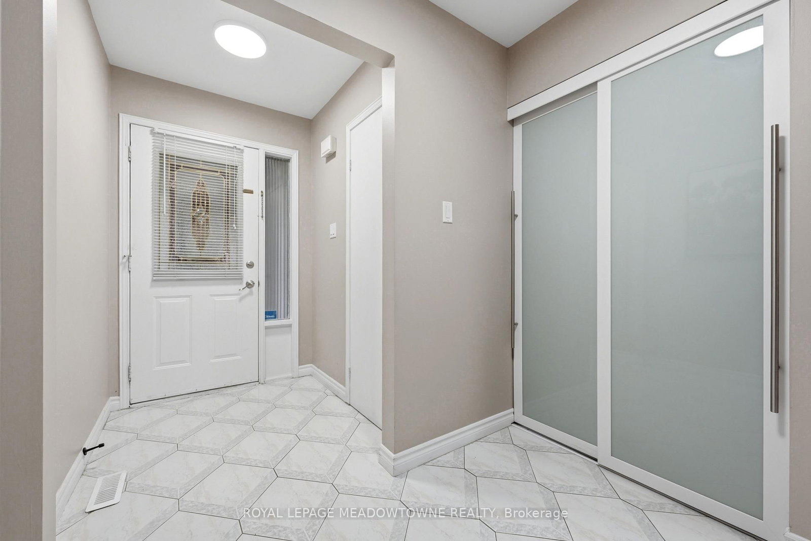 3089 Plum Tree Crescent • Mississauga, ON photo 5