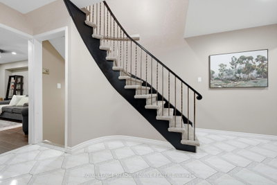3089 Plum Tree Crescent • Mississauga, ON photo 7