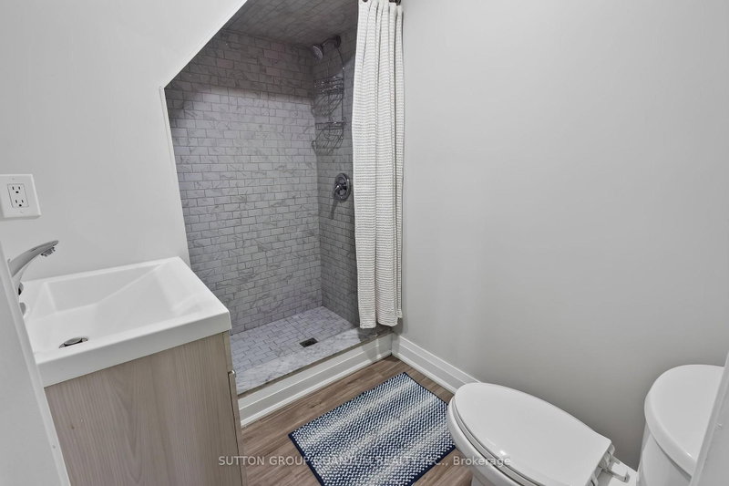 4413 Lee Mississauga,ON L4W 4A9 — Photo 38