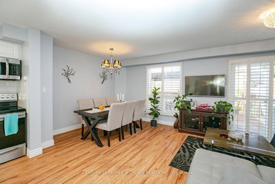 18 Hood Crescent • Brampton, ON photo 5