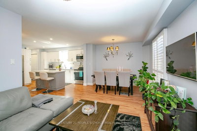 18 Hood Crescent • Brampton, ON photo 8