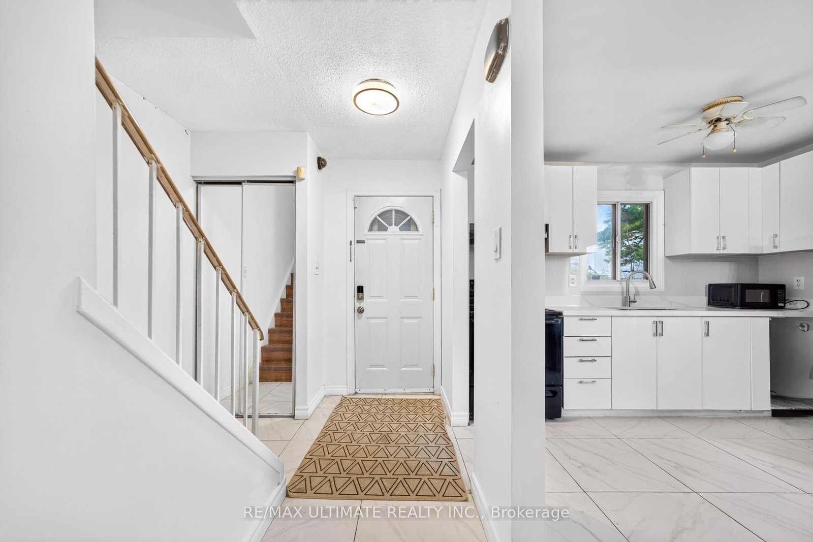 7 Grand River Court, Brampton 5