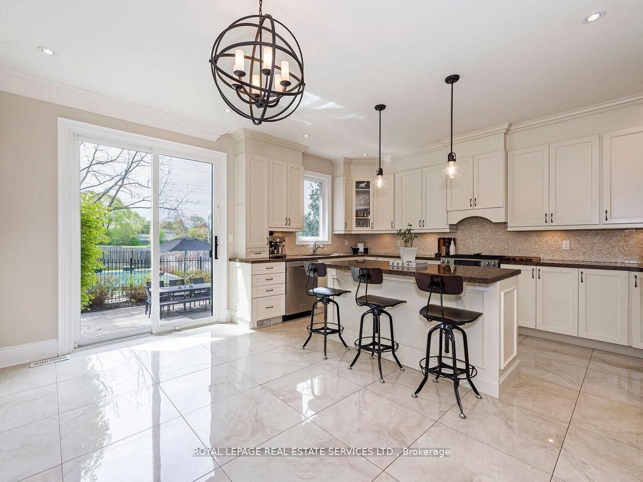 24 Jopling Avenue N • Toronto, ON photo 13