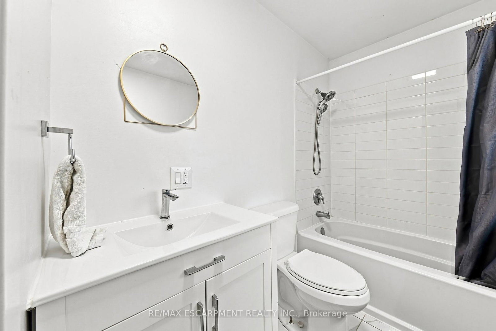 2177 Lakeshore Road • Burlington, ON photo 15