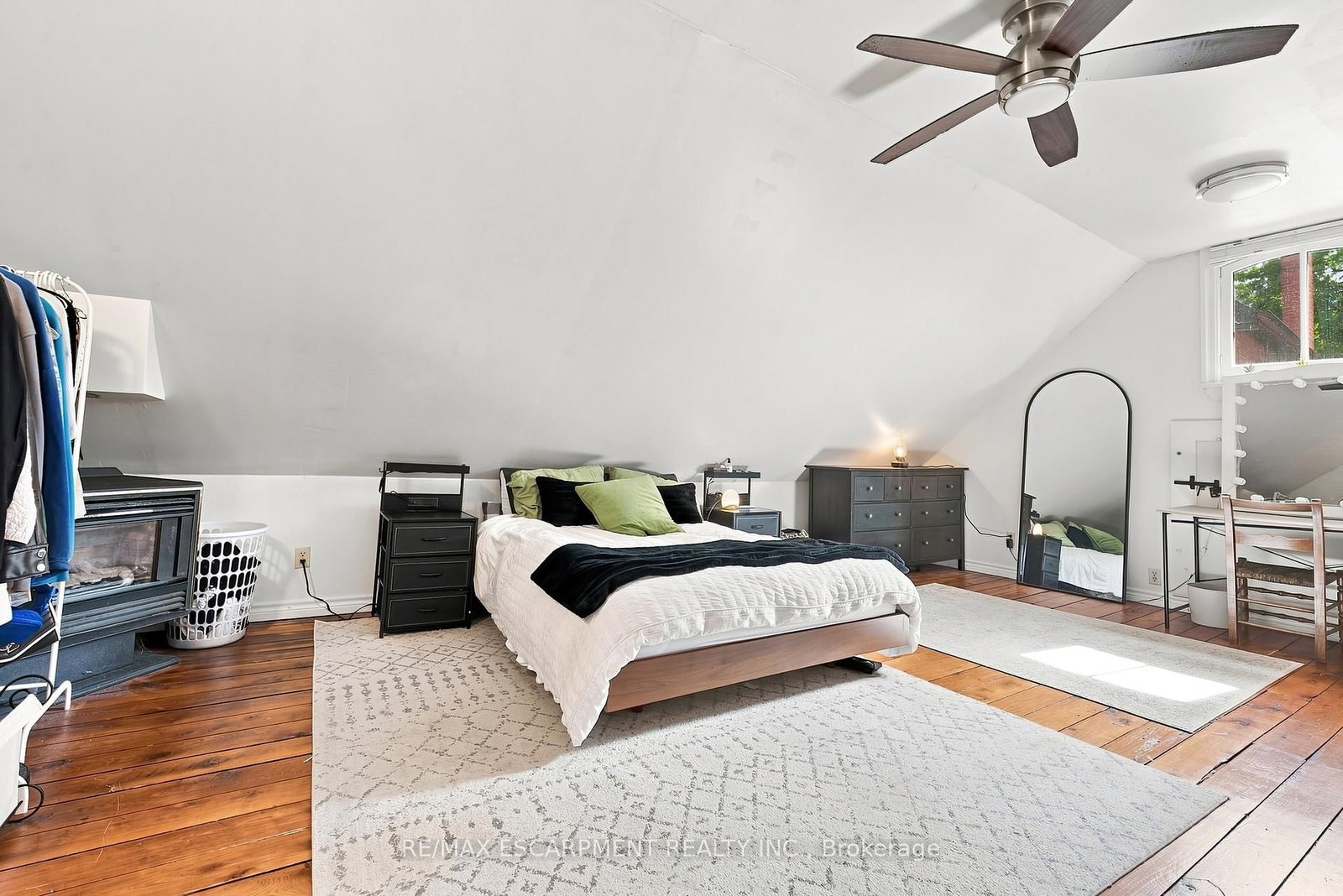 2177 Lakeshore Road • Burlington, ON photo 23