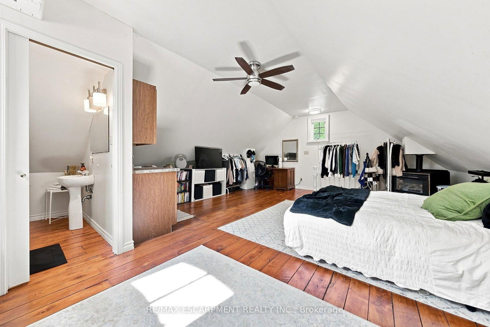 2177 Lakeshore Road • Burlington, ON photo 25