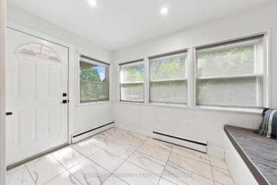 2177 Lakeshore Road • Burlington, ON photo 3