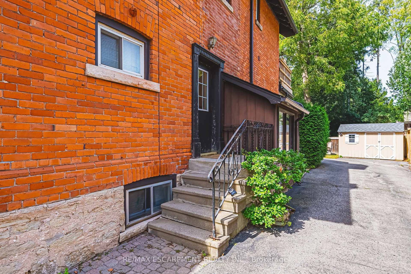 2177 Lakeshore Road • Burlington, ON photo 41