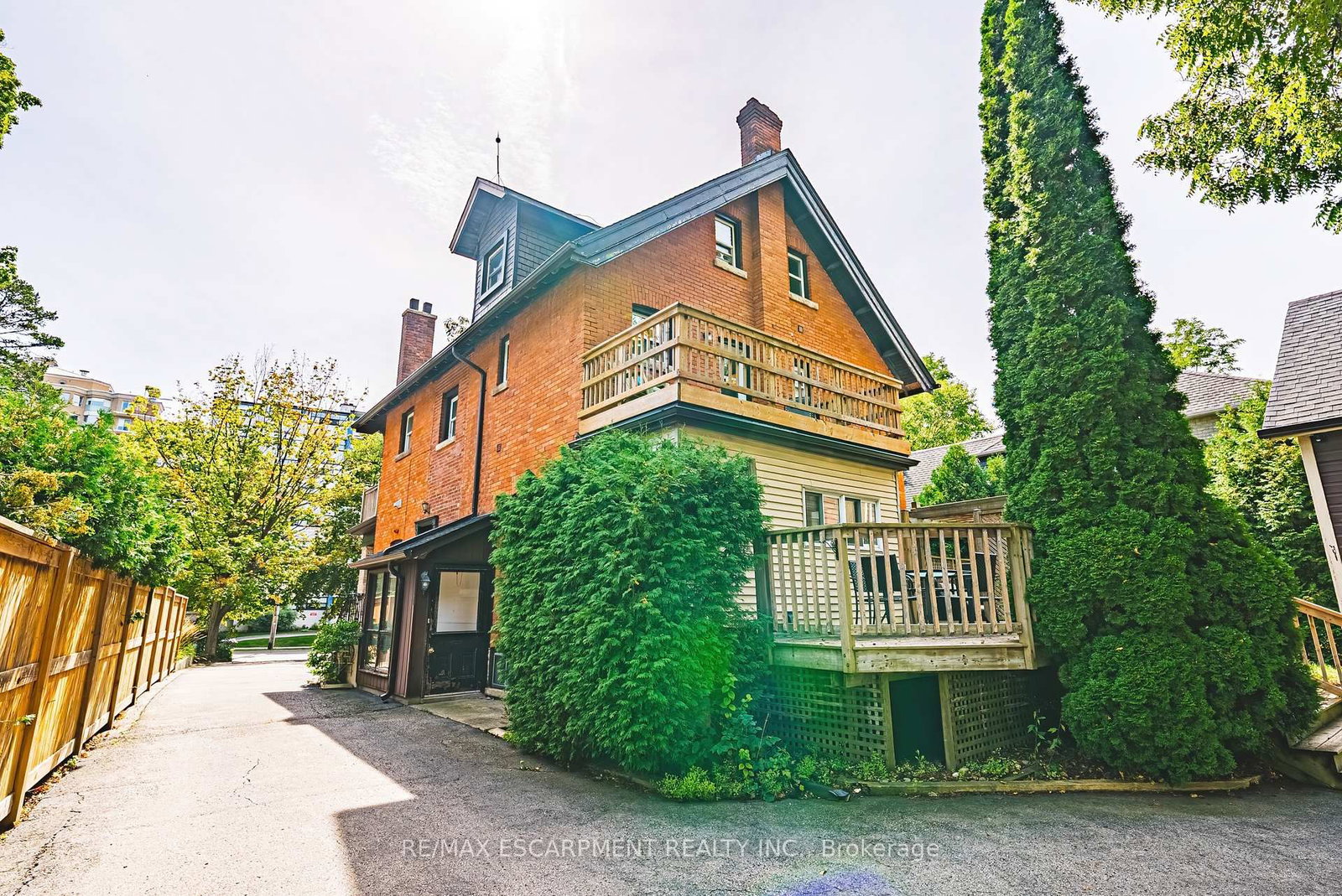 2177 Lakeshore Road • Burlington, ON photo 43