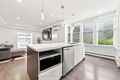 2177 Lakeshore Road • Burlington, ON photo 9