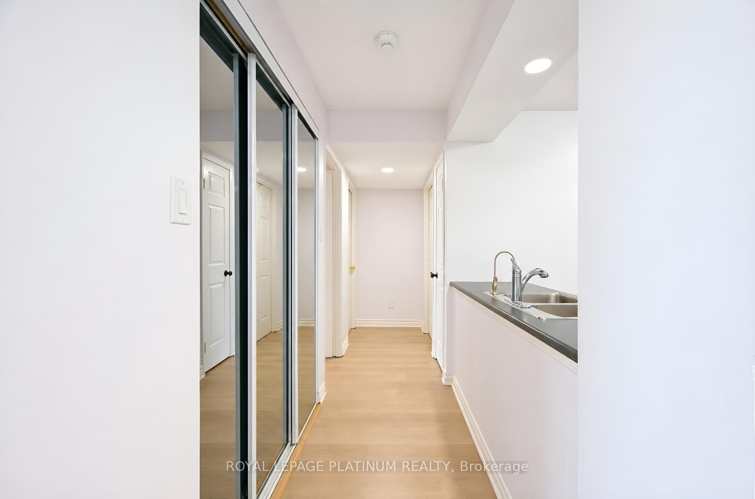 50 Eglinton Mississauga,ON L5R 3P5 — Photo 20