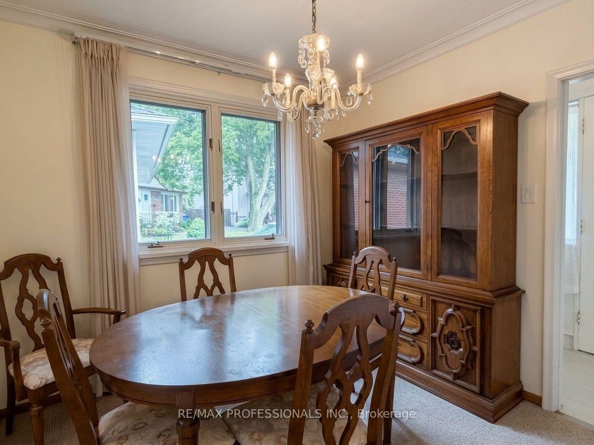 31 Cheshire Drive, Toronto 3