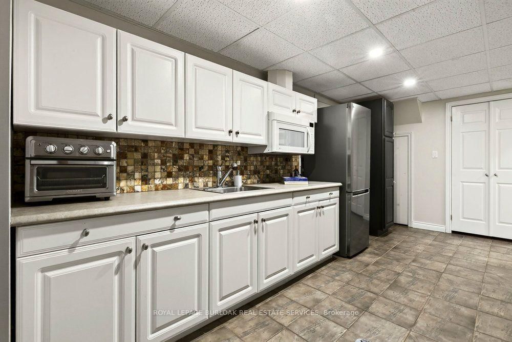 1346 Roylen Road • Oakville, ON photo 33