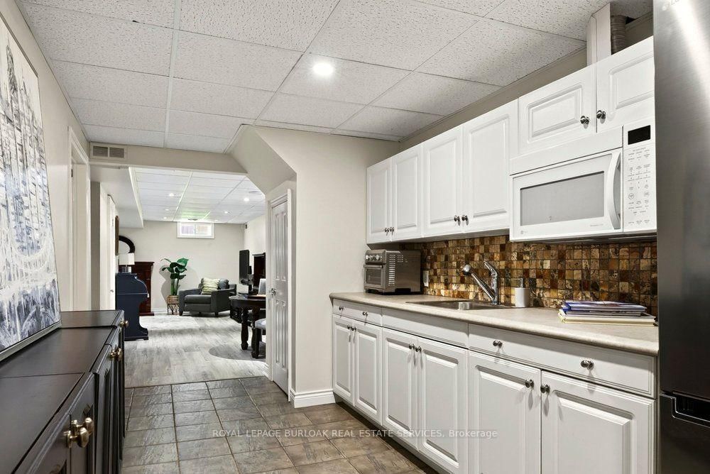 1346 Roylen Road • Oakville, ON photo 34