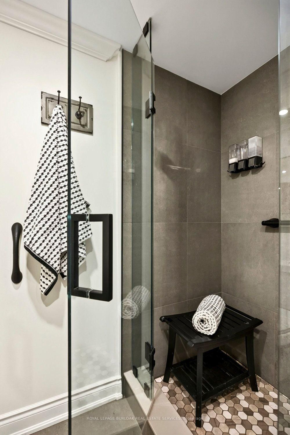 1346 Roylen Road • Oakville, ON photo 35