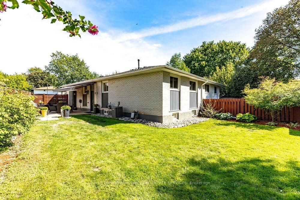 1346 Roylen Road • Oakville, ON photo 41