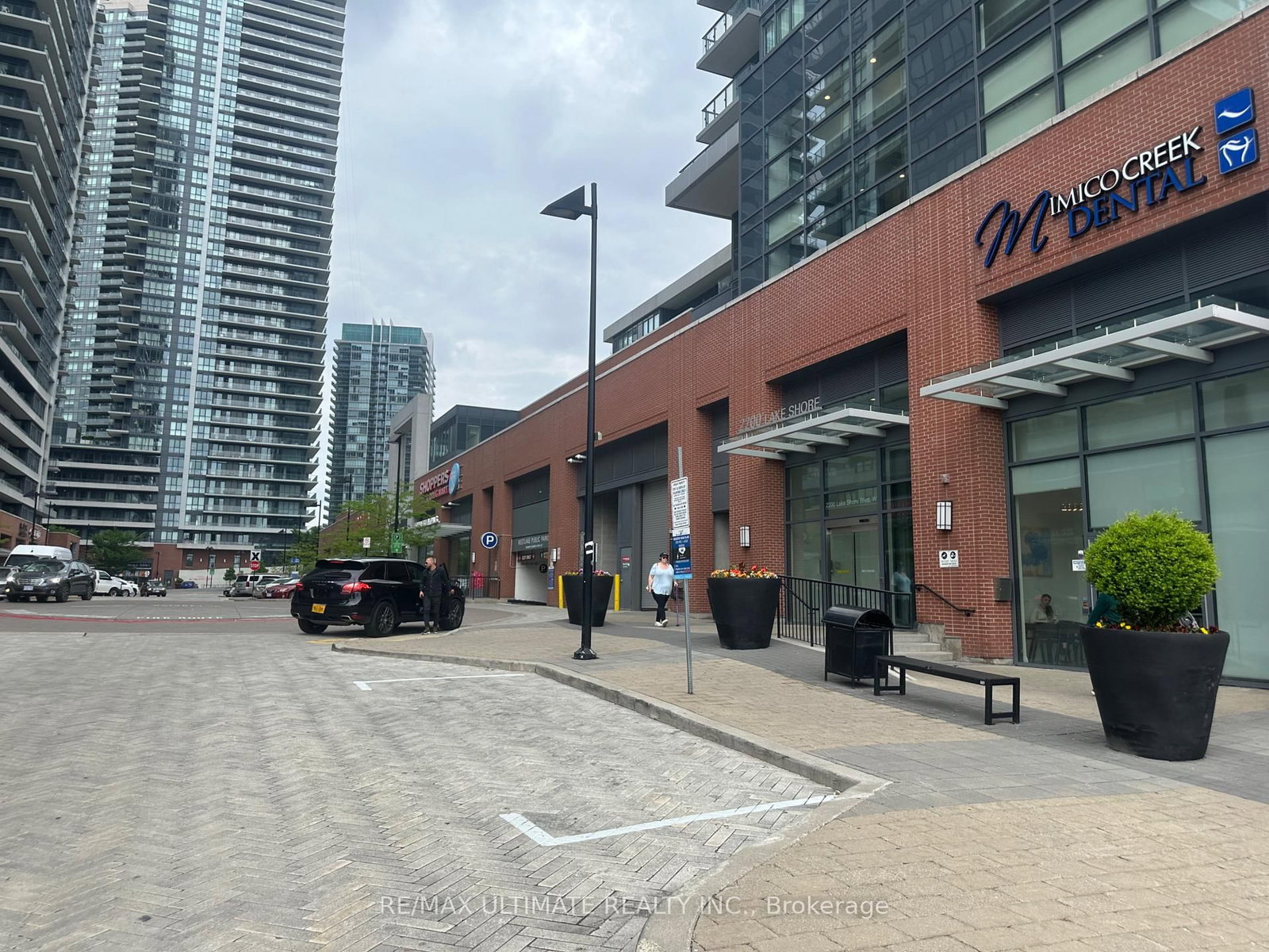 2212 Lake Shore Boulevard W • #TH1 • Toronto, ON photo 30