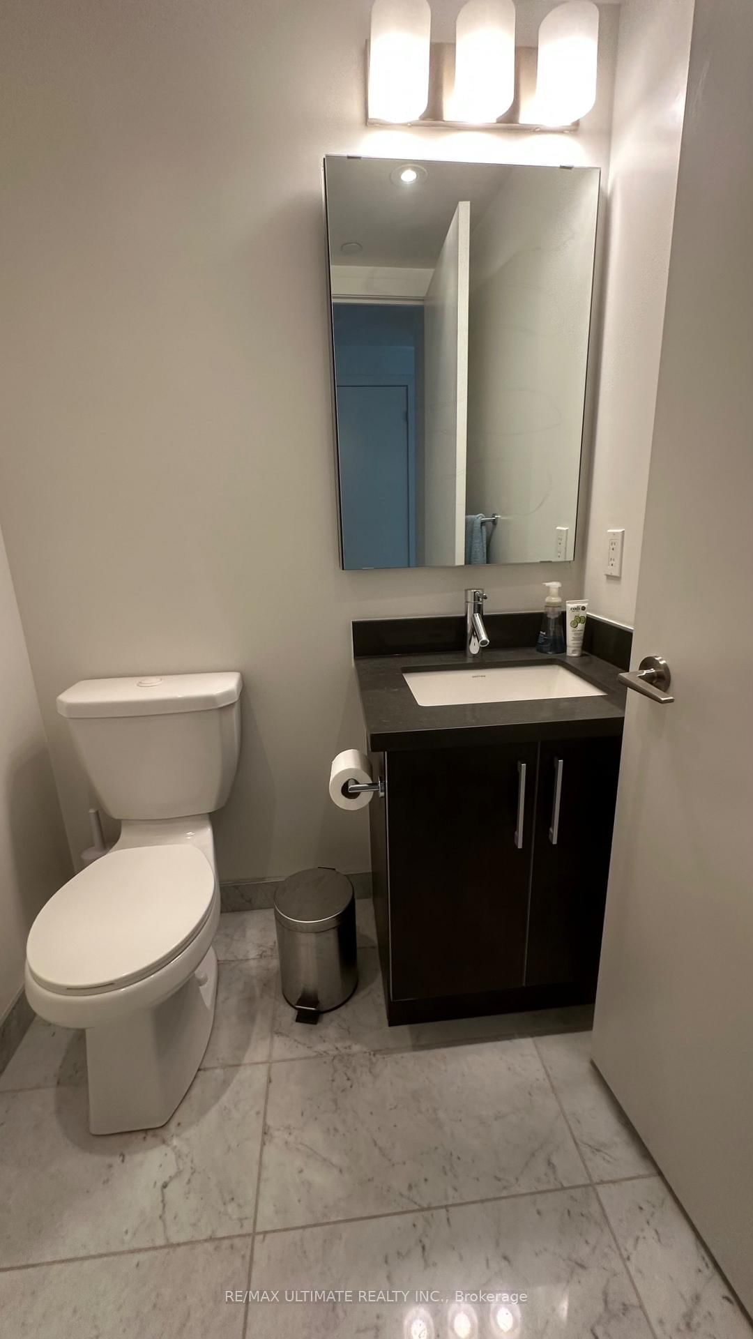 2212 Lake Shore Boulevard W • #TH1 • Toronto, ON photo 8