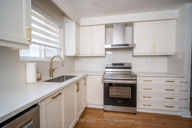 75 Plunkett Toronto,ON M9L 2J4 — Photo 12